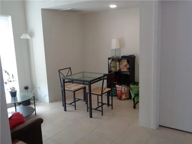 $2,100 | 210 East 32nd Street, Unit E, Austin, TX 78705