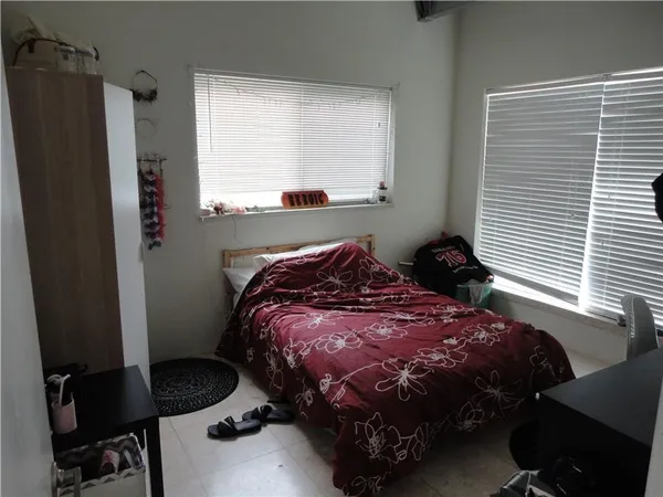$1,999 | 210 East 32nd Street, Unit E, Austin, TX 78705