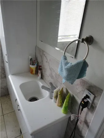$1,999 | 210 East 32nd Street, Unit E, Austin, TX 78705