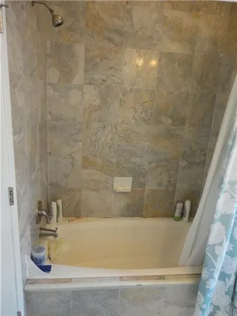 $1,999 | 210 East 32nd Street, Unit E, Austin, TX 78705