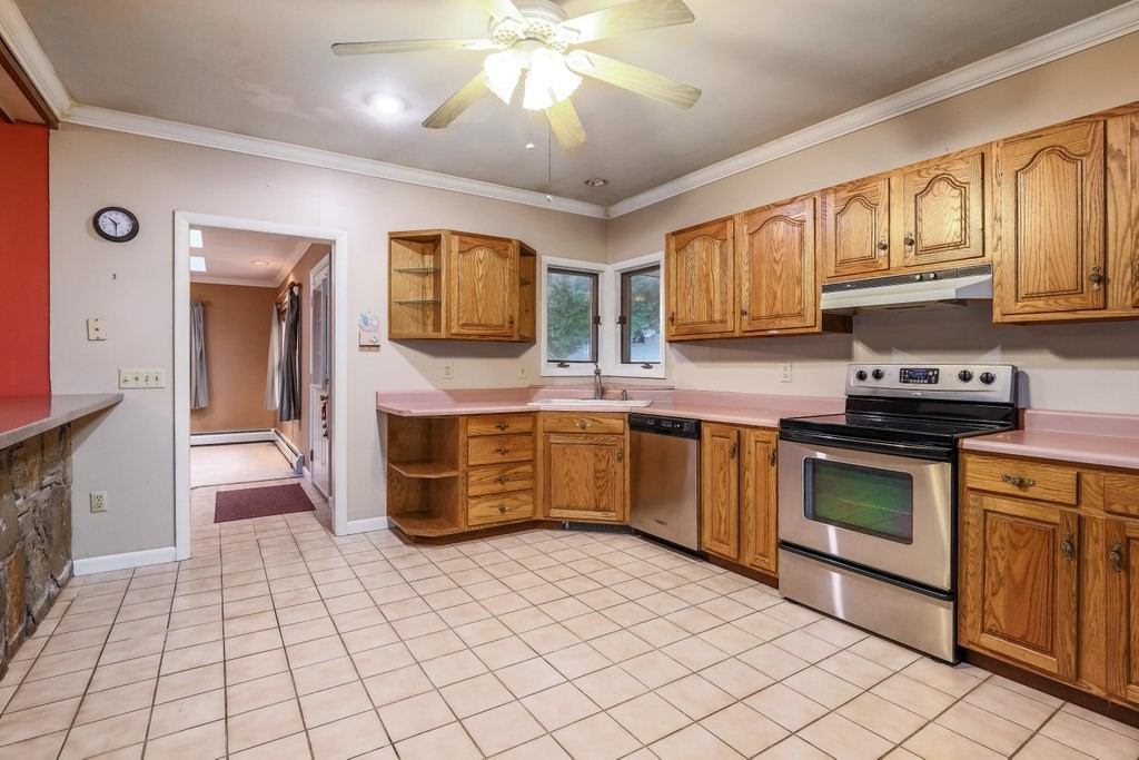 161 Heritage Road Putnam, CT 06260 - Photo 13 of 30 Gallery Image 13