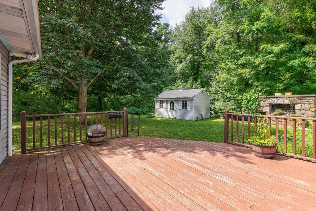 161 Heritage Road Putnam, CT 06260 - Photo 2 of 30 Gallery Image 2