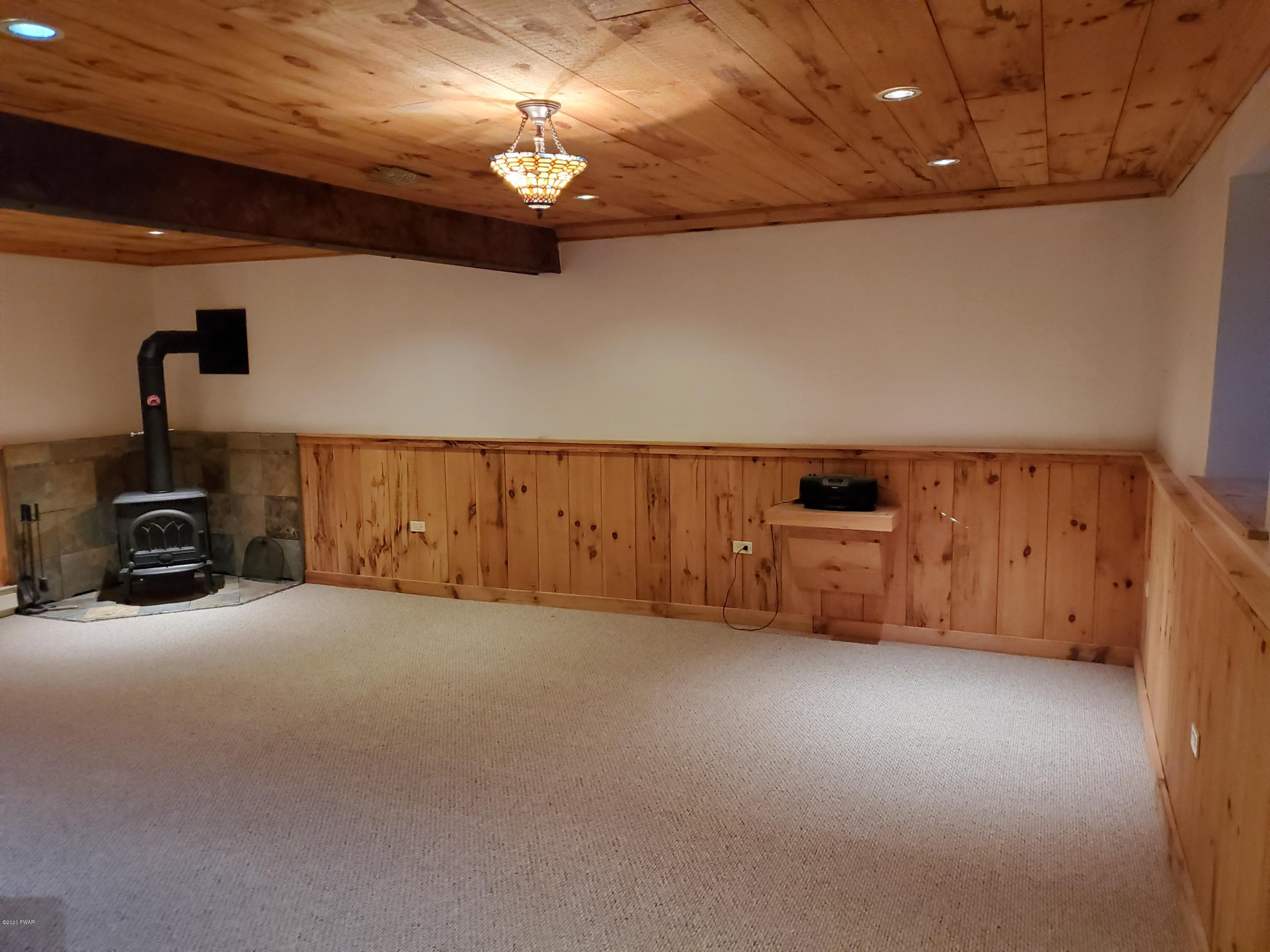 112 Oak Hill Road Hawley, PA 18428 - Photo 27 of 37 20201013_180649