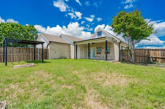 $340,000 | 8306 Chesham Drive, Rowlett, TX 75088