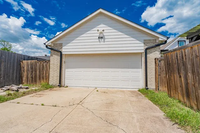 $340,000 | 8306 Chesham Drive, Rowlett, TX 75088