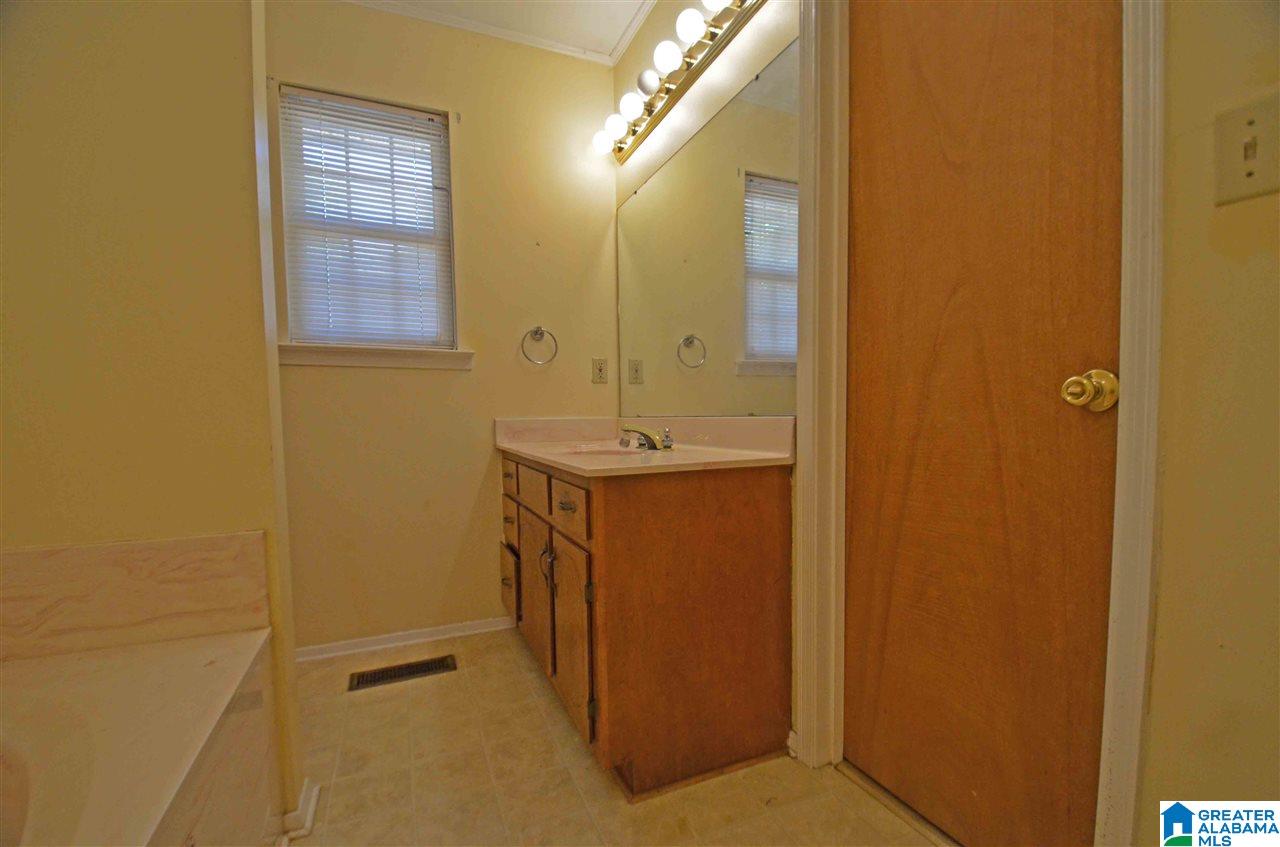 341 County Road 192 Clanton, AL 35046 - Photo 16 of 48