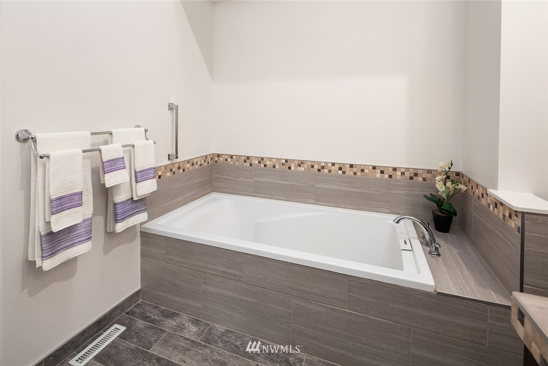 729 South 32nd Street Renton, WA 98055 - Photo 12 of 20 Gallery Image 12