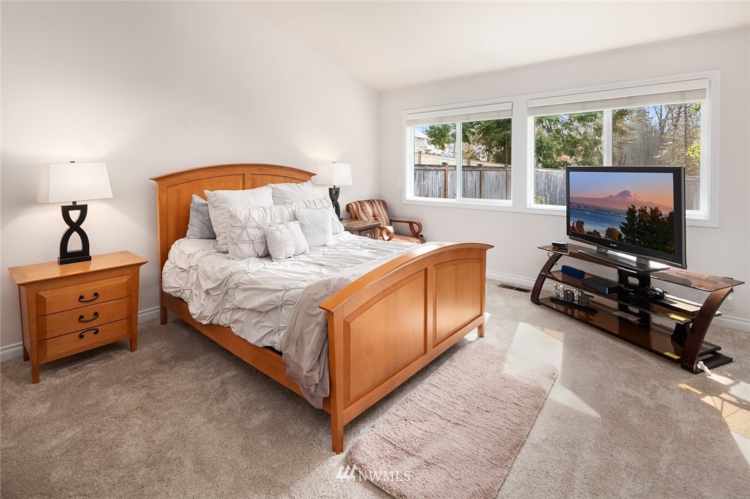 729 South 32nd Street Renton, WA 98055 - Photo 8 of 20 Gallery Image 8