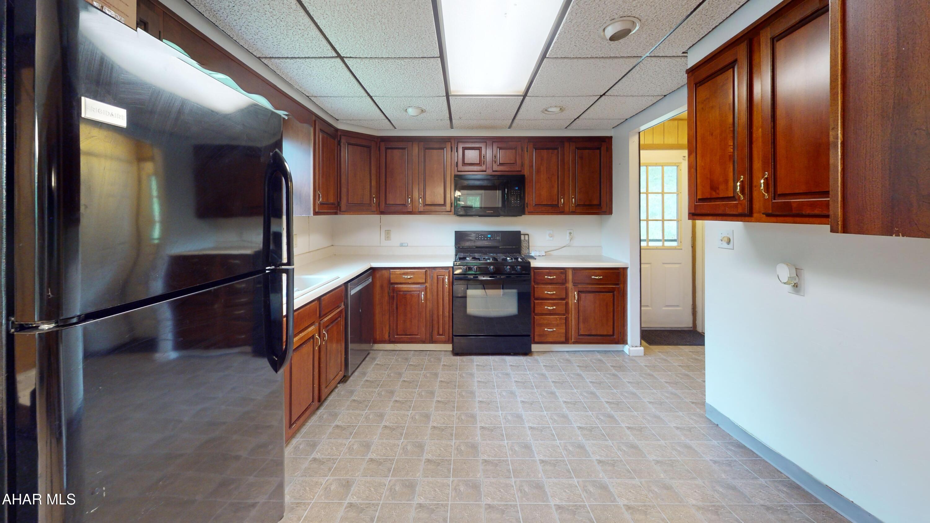 315 Munster Road Portage, PA 15946 - Photo 9 of 36