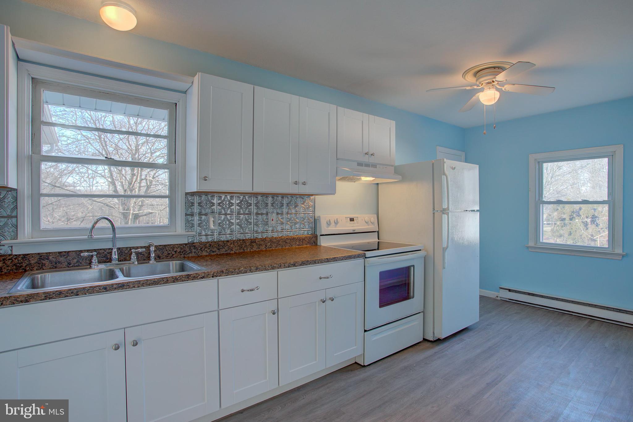 944 Gypsy Hill Road Lancaster, PA 17602 - Photo 8 of 26 Gallery Image 8