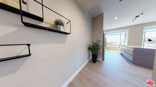 $7,600 | 520 North Central Avenue, Unit PH802, Glendale, CA 91203