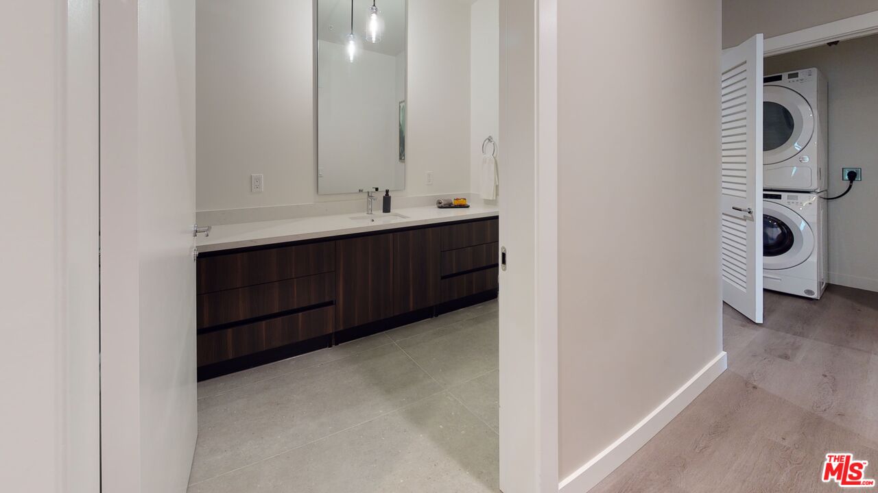 520 North Central Avenue, Unit PH802 Glendale, CA 91203 - Photo 19 of 40