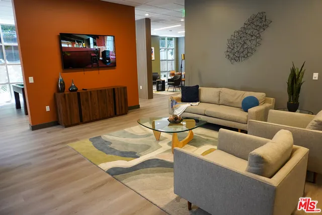 $7,600 | 520 North Central Avenue, Unit PH802, Glendale, CA 91203