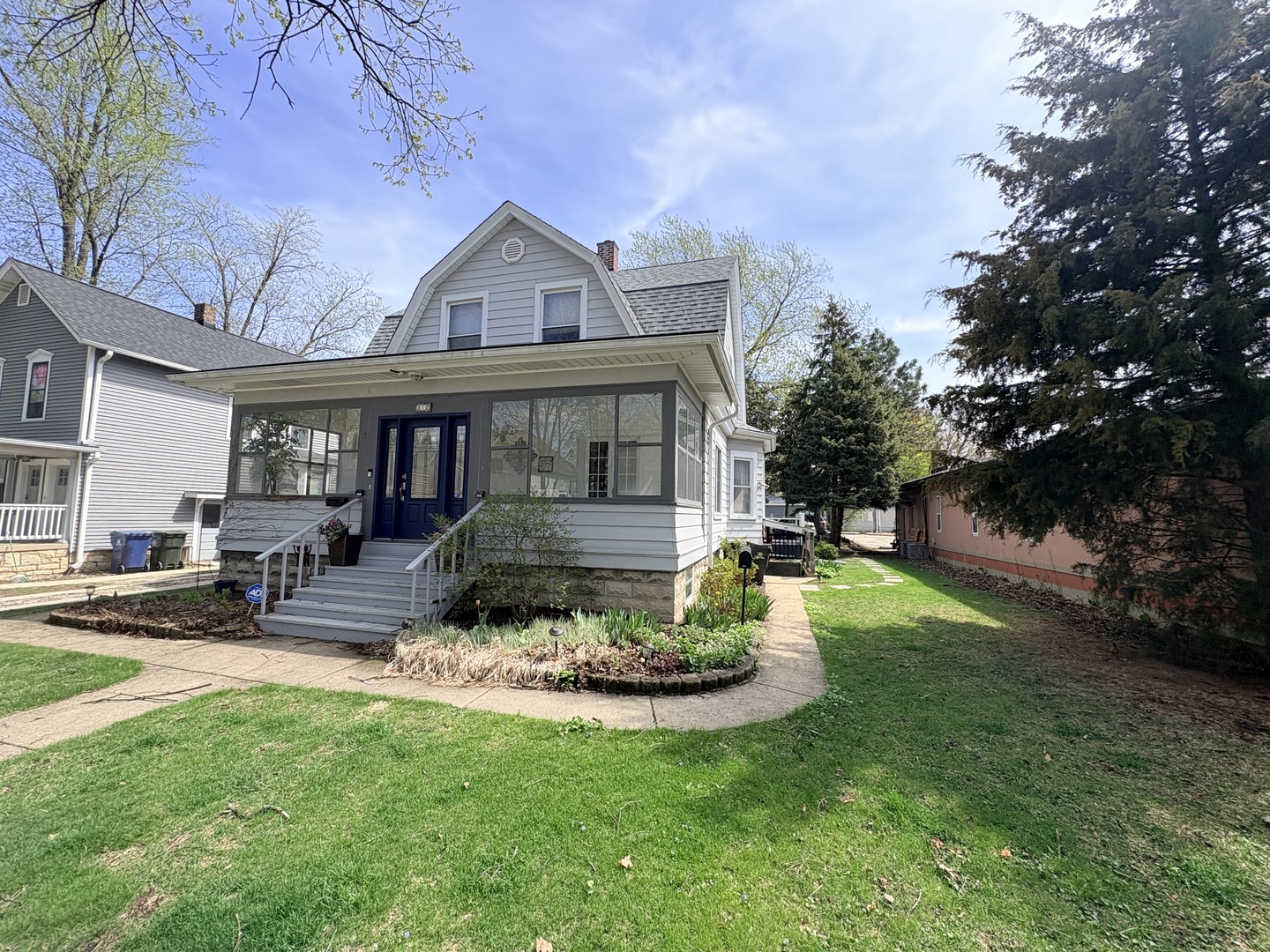512 North Center Street Naperville, IL 60563 - Photo 1 of 11