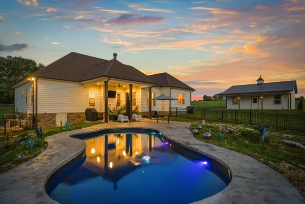 $999,900 | 3378 New Hall Road, Greenbrier, TN 37073