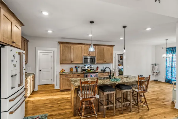 $999,900 | 3378 New Hall Road, Greenbrier, TN 37073
