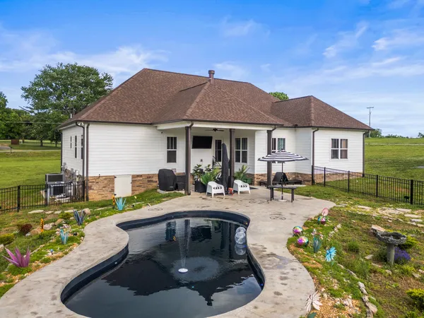 $999,900 | 3378 New Hall Road, Greenbrier, TN 37073