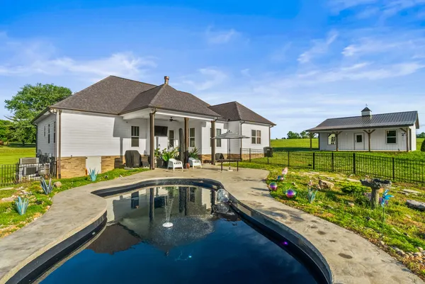 $999,900 | 3378 New Hall Road, Greenbrier, TN 37073