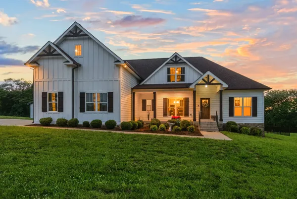 $999,900 | 3378 New Hall Road, Greenbrier, TN 37073
