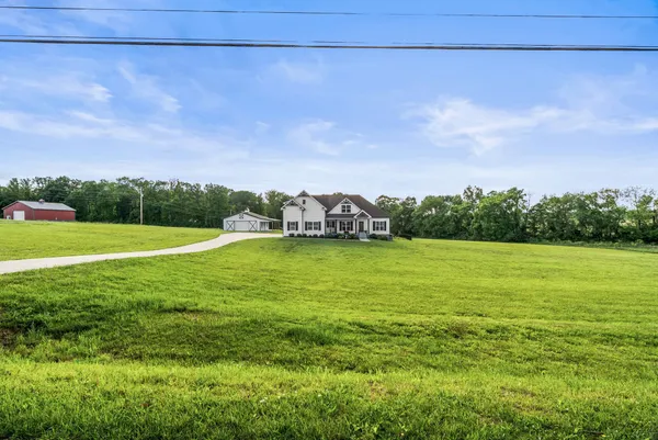 $999,900 | 3378 New Hall Road, Greenbrier, TN 37073
