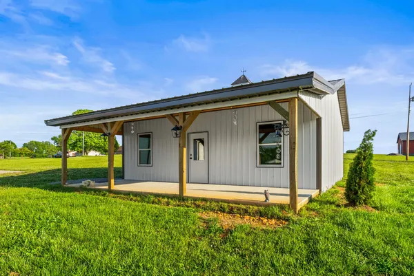 $999,900 | 3378 New Hall Road, Greenbrier, TN 37073