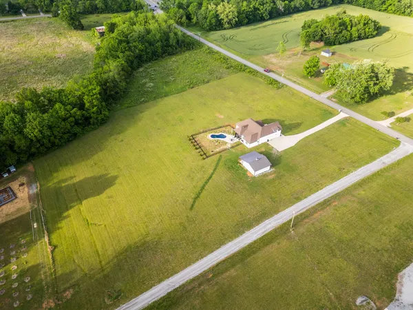 $999,900 | 3378 New Hall Road, Greenbrier, TN 37073