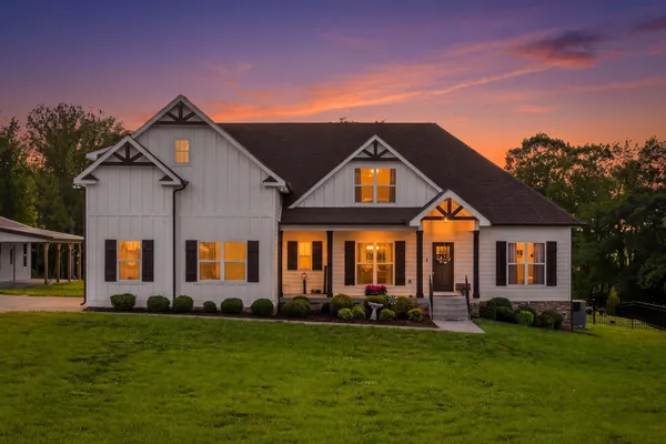 $999,900 | 3378 New Hall Road, Greenbrier, TN 37073