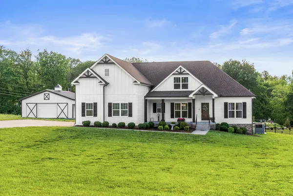 $999,900 | 3378 New Hall Road, Greenbrier, TN 37073