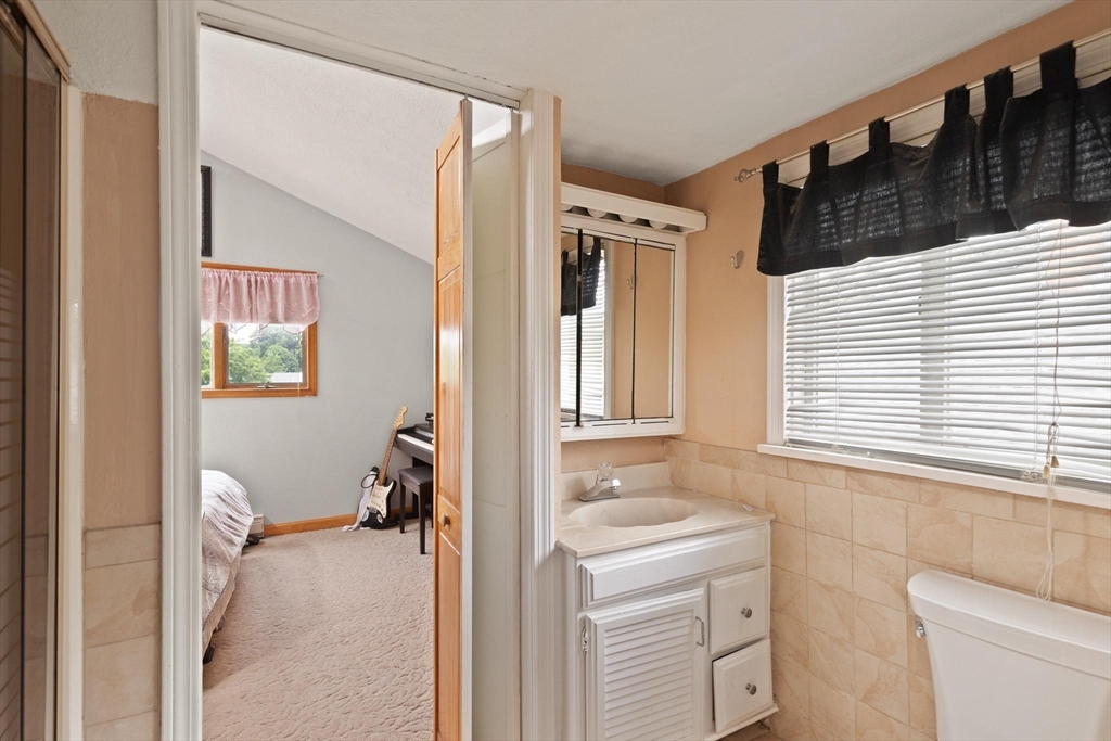 75 Andrews Street Medford, MA 02155 - Photo 22 of 40