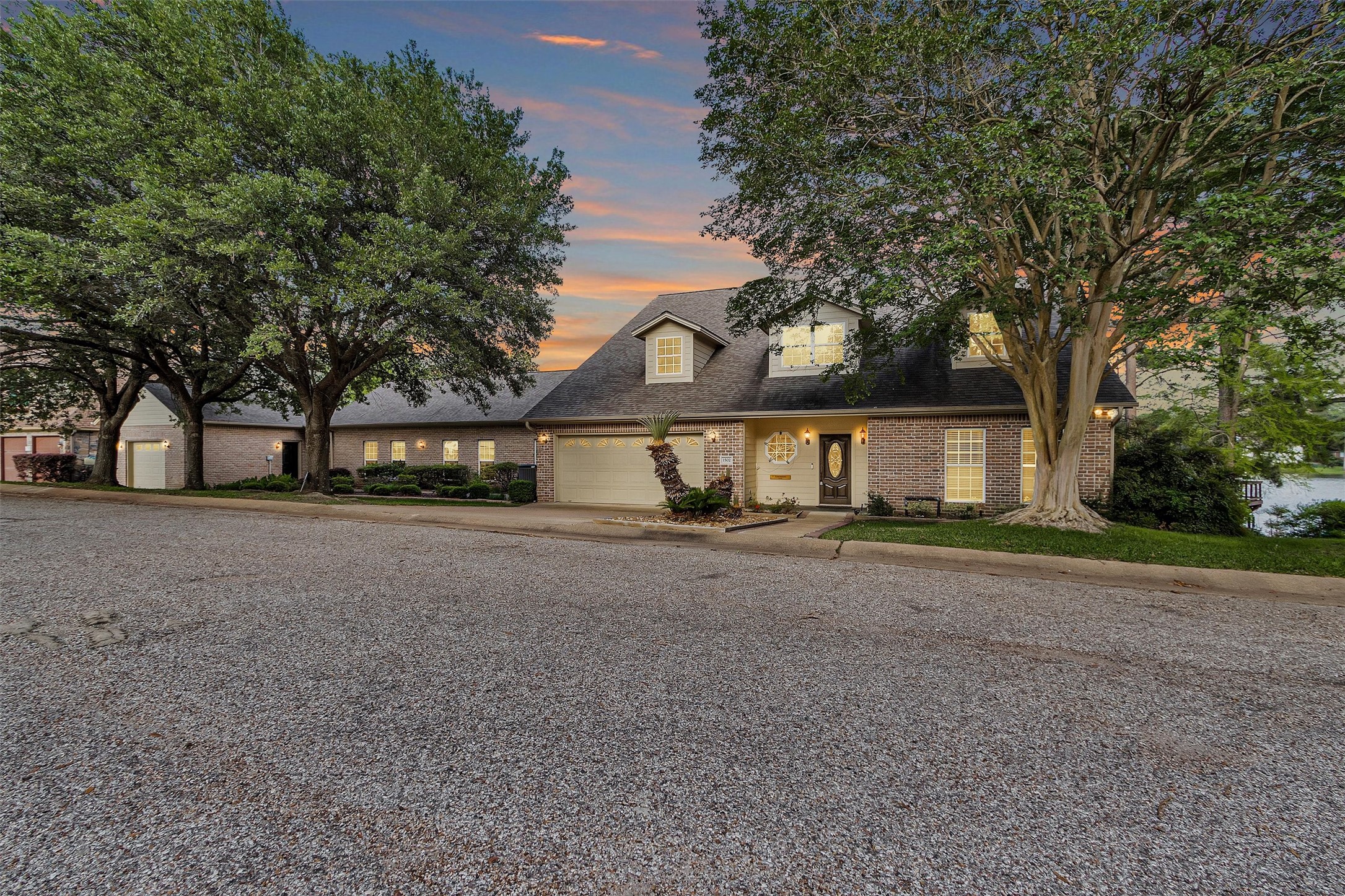 1502 Wimbledon Drive Huntsville, TX 77340 - Photo 4 of 49