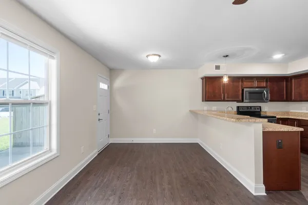 $1,250 | 1552 Tylertown Road, Unit 204, Clarksville, TN 37040