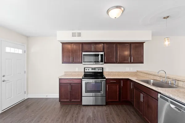 $1,200 | 1552 Tylertown Road, Unit 204, Clarksville, TN 37040