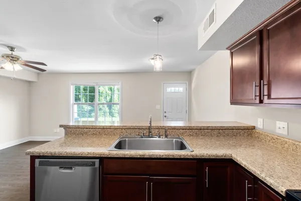 $1,250 | 1552 Tylertown Road, Unit 204, Clarksville, TN 37040