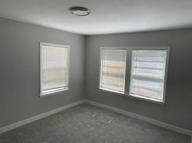 $1,200 | 727 West 5th Street, Freeport, TX 77541