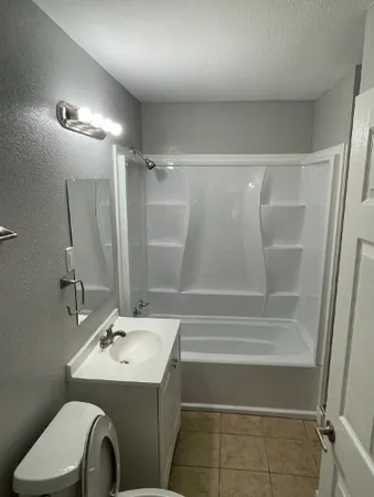 $1,050 | 727 West 5th Street, Freeport, TX 77541