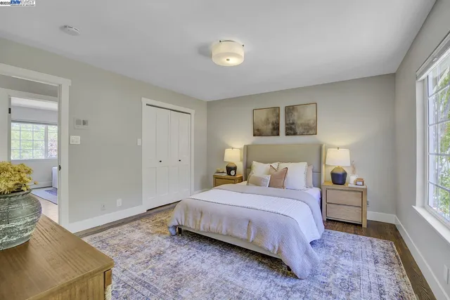 a en suite bathroom with a sink and mirror