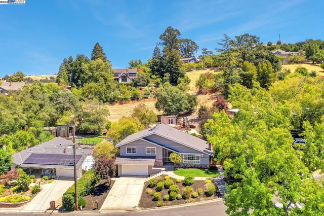 $1,899,000 | 382 Castello Road, Lafayette, CA 94549