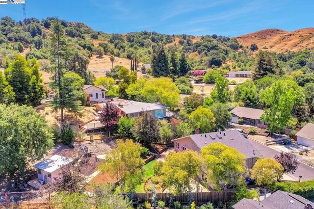 $1,899,000 | 382 Castello Road, Lafayette, CA 94549