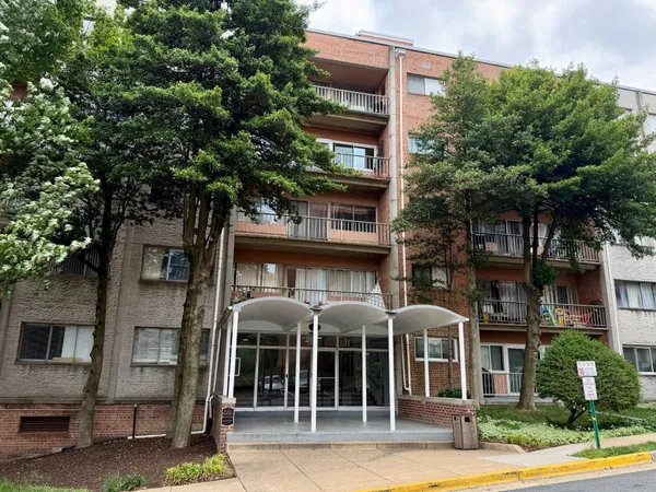 $220,000 | 5801 Quantrell Avenue, Unit 109, Alexandria, VA 22312