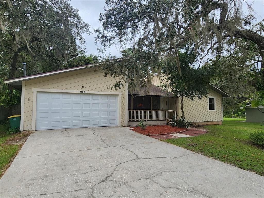 913 Russell Avenue Inverness, FL 34453 - Photo 1 of 15