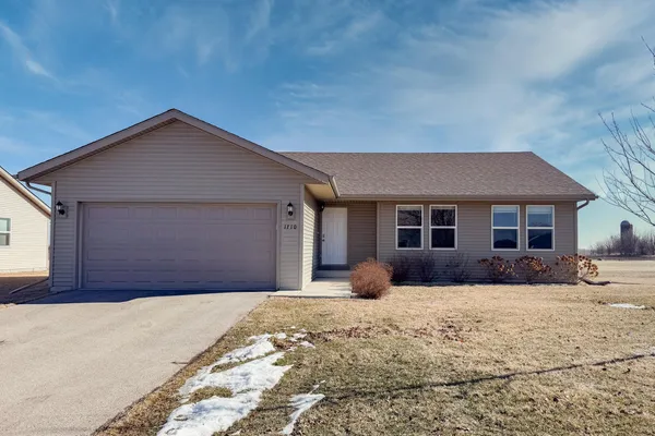 $275,000 | 1710 Parkside Drive, Belvidere, IL 61008