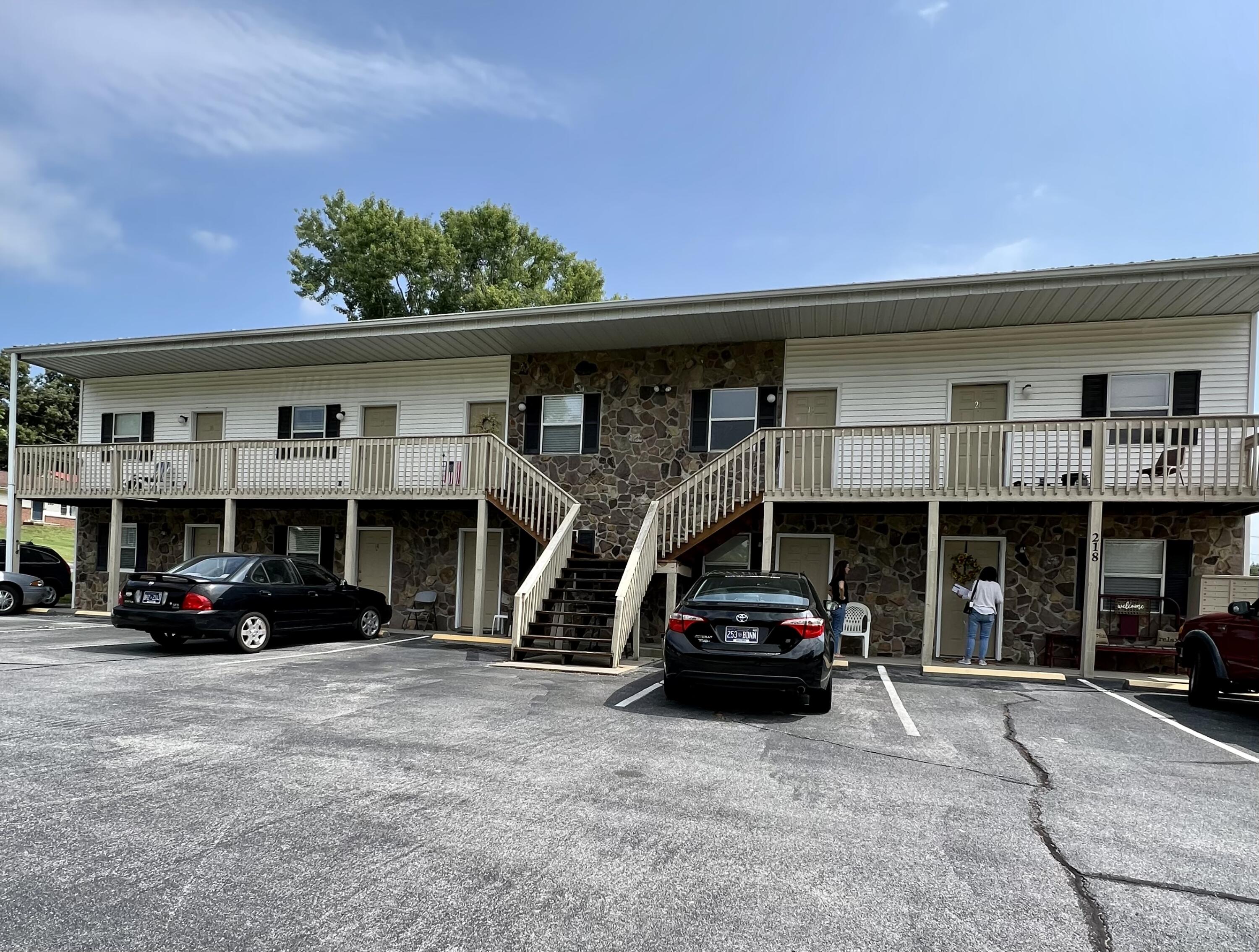 216 Colonial Heights Road, Unit 2 Kingsport, TN 37663 - Photo 14 of 50 4F7A79BE-7EFA-476A-AE0E-C1920BA928DB