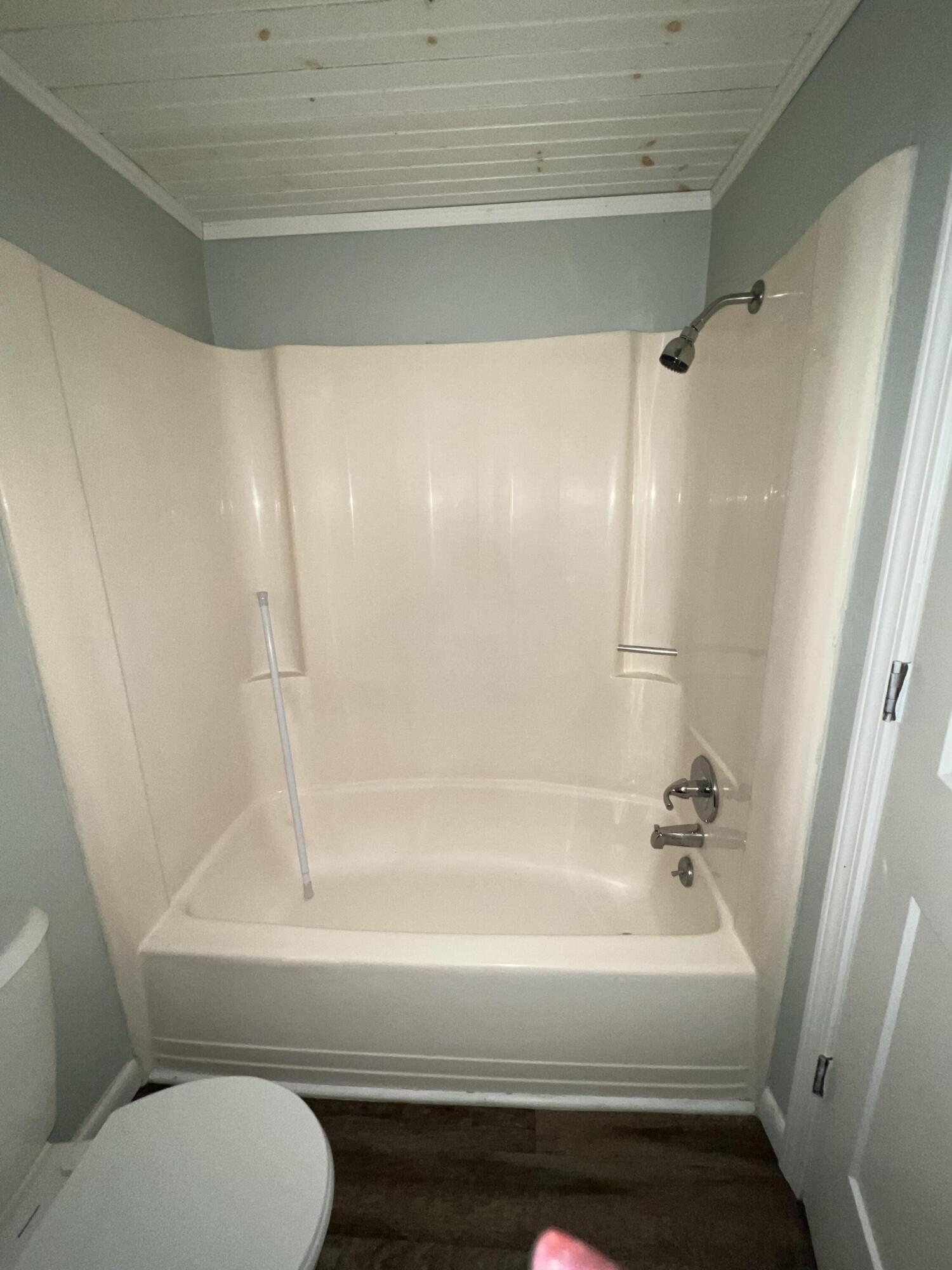 216 Colonial Heights Road, Unit 2 Kingsport, TN 37663 - Photo 39 of 50 73623185-0EA6-4563-9EDD-0FF1C2863FA6