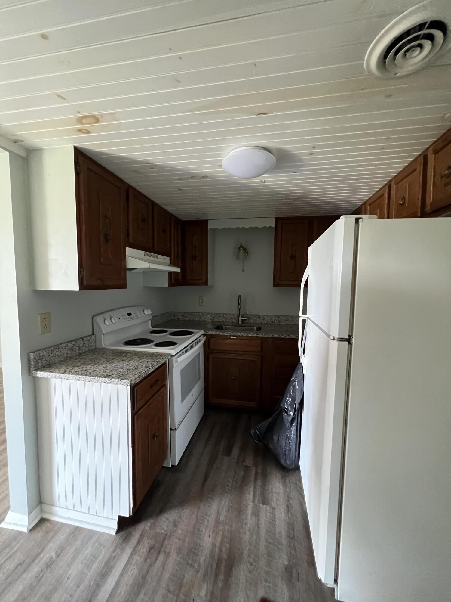 216 Colonial Heights Road, Unit 2 Kingsport, TN 37663 - Photo 42 of 50 4B8097B5-1CAC-4002-A4E0-702DB423DAE5