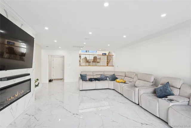 $2,939,999 | 783 Oakleigh Road, Valley Stream, NY 11581