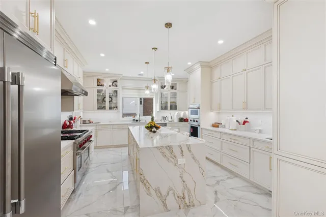 $2,939,999 | 783 Oakleigh Road, Valley Stream, NY 11581