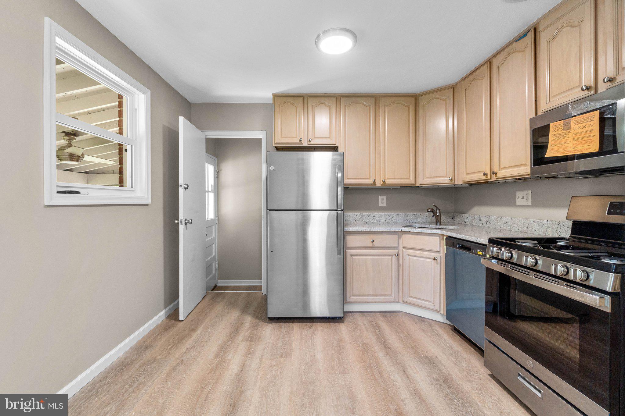 11903 Rocking Horse Road Rockville, MD 20852 - Photo 12 of 53 Gallery Image 12