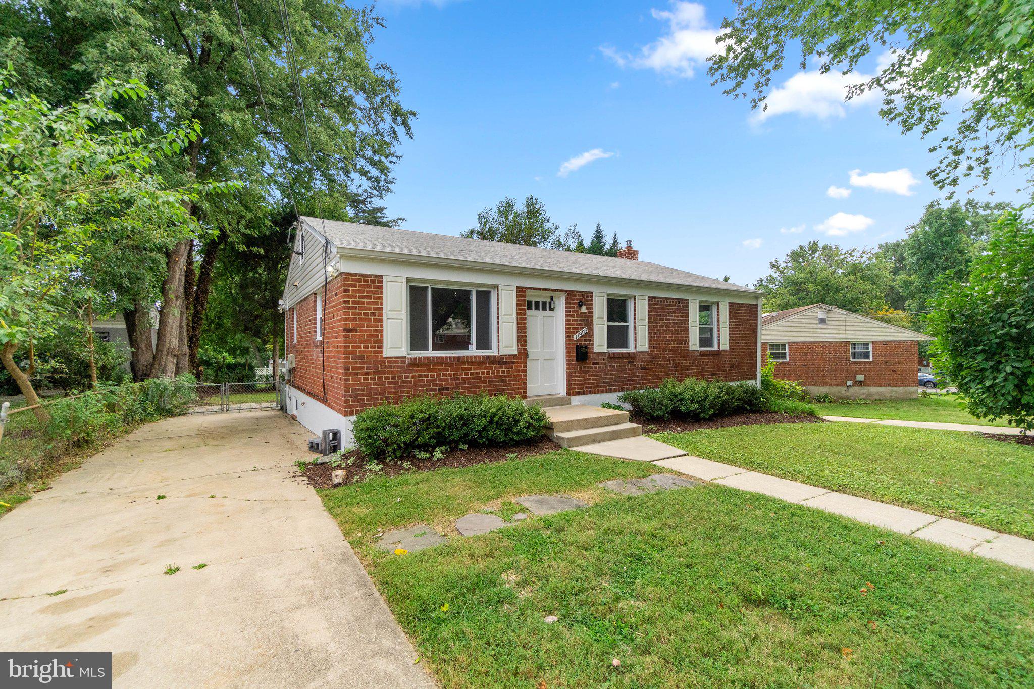 11903 Rocking Horse Road Rockville, MD 20852 - Photo 3 of 53 Gallery Image 3