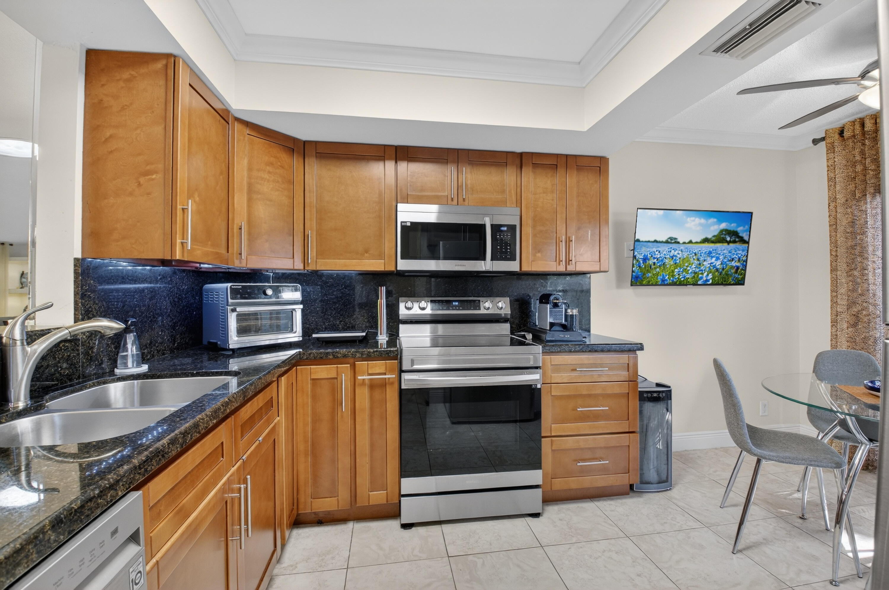 10911 Lake Front Place Boca Raton, FL 33498 - Photo 4 of 46 DSC_4404