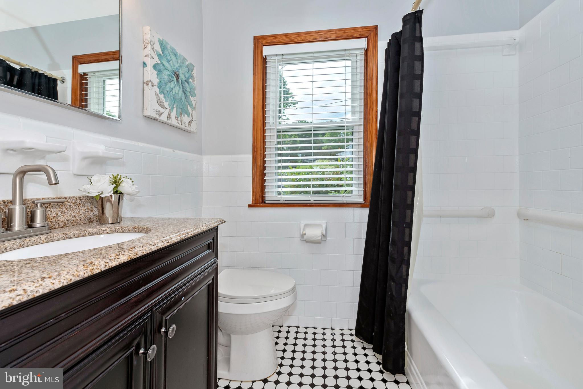 4902 Old Swimming Pool Road Frederick, MD 21703 - Photo 15 of 39 Updated Main Level Full Bath w/Granite Counter